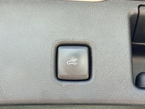 Used 2020 Ford Escape SEL FWD image 12