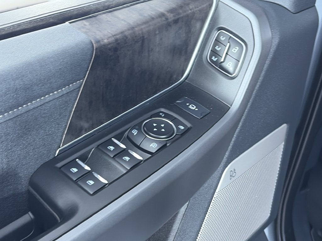 Certified 2025 Ford F350 4x4 Crew Cab Super Duty image 26