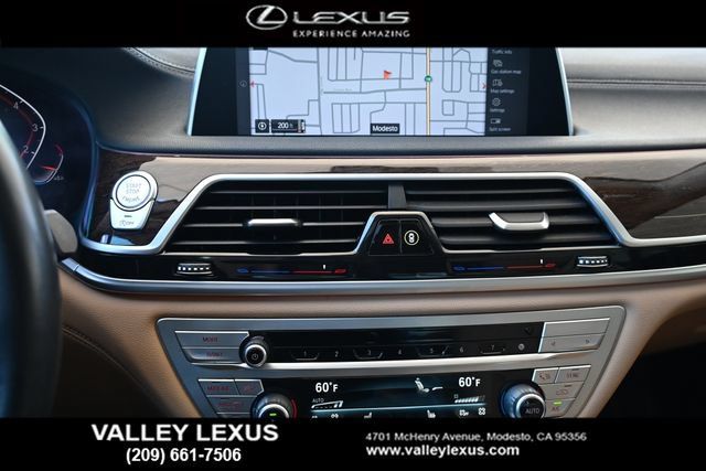 Used 2022 BMW 750i xDrive AWD/4WD image 8