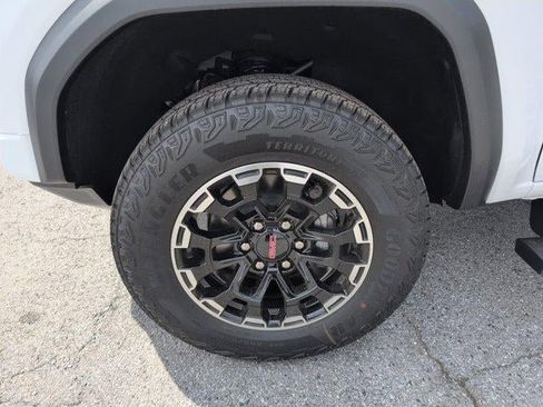 New 2026 GMC Canyon AT4 AWD/4WD image 2