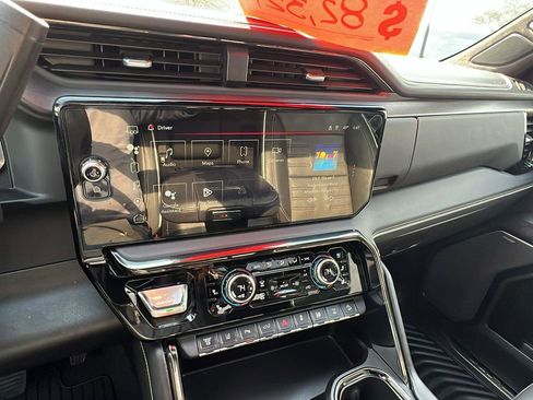 Used 2024 GMC Sierra 2500 AT4X image 28