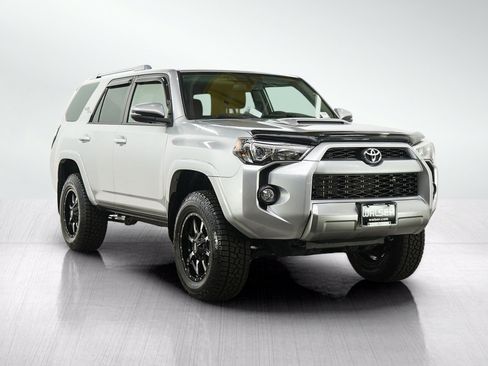 Used 2018 Toyota 4Runner TRD Off-Road Premium AWD/4WD image 7