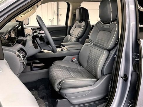 Used 2023 Lincoln Navigator Black Label image 19