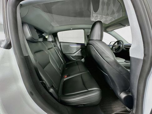 Used 2026 Tesla Model Y AWD image 27