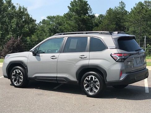 Used 2026 Subaru Forester Premium w/ Base/Premium Plus Package AWD/4WD image 4