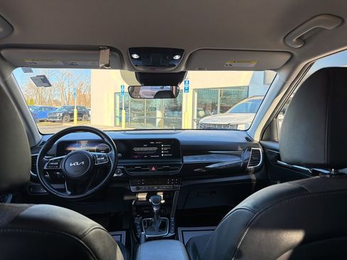 Certified 2024 Kia Seltos S image 22