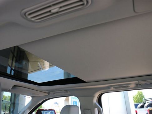 New 2025 Ford Expedition Platinum w/ Driver's Package image 23