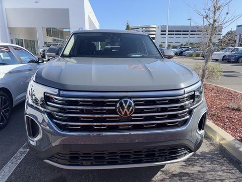 Certified 2025 Volkswagen Atlas SEL image 2