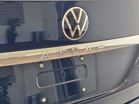 Certified 2021 Volkswagen Atlas Cross Sport SE image 9