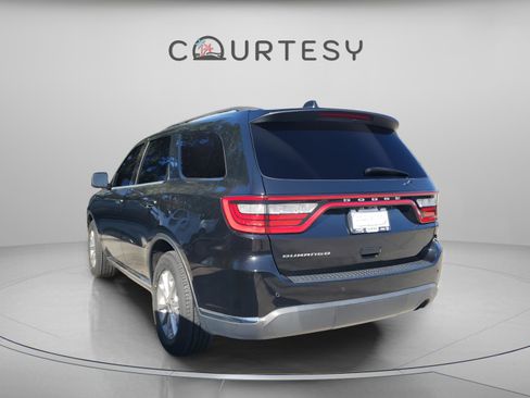 Certified 2022 Dodge Durango SXT image 2