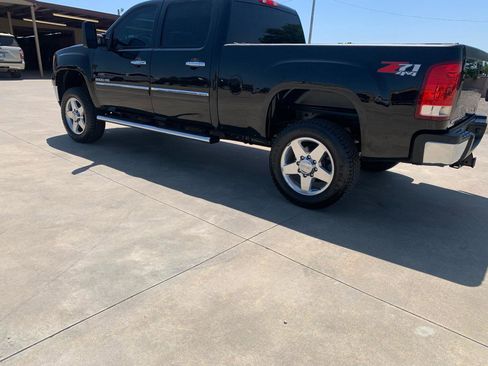 Used 2012 GMC Sierra 2500 SLE w/ HD SLE Premium Package AWD/4WD image 4