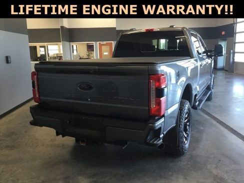 Used 2024 Ford F250 Lariat w/ Black Appearance Package image 9