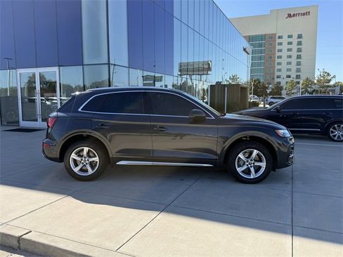 Used 2023 Audi Q5 2.0T Premium image 2