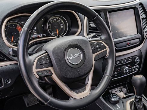 Used 2016 Jeep Cherokee Limited w/ Luxury Group image 24