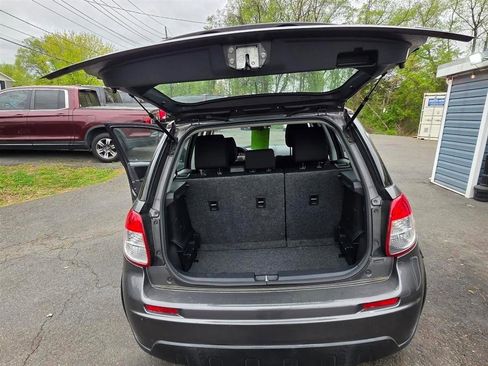 Used 2012 Suzuki SX4 AWD Hatchback image 10