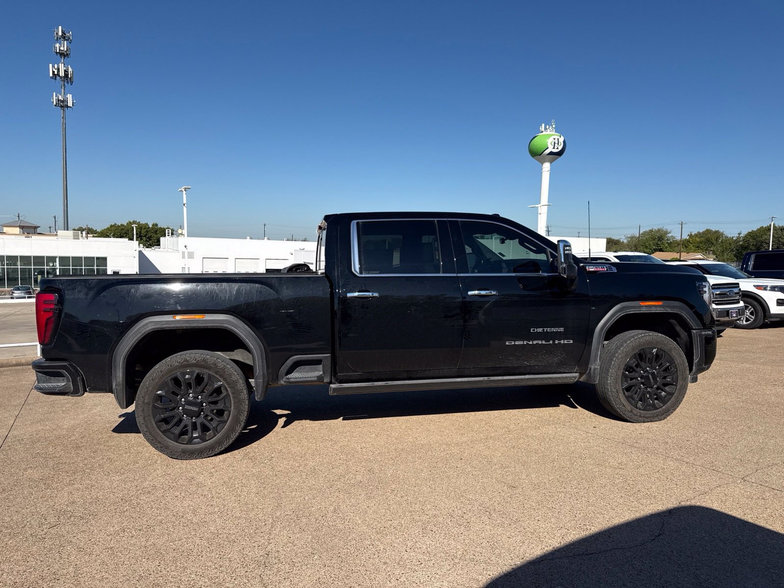 Used 2025 GMC Sierra 2500 Denali w/ Denali Reserve Package AWD/4WD image 8