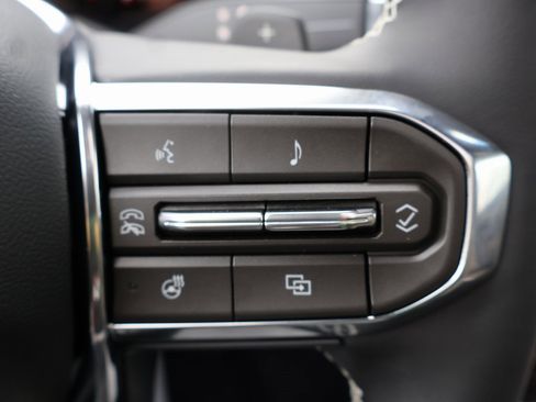 New 2026 GMC Acadia Denali Ultimate w/ LPO, Floor Liner Package image 18