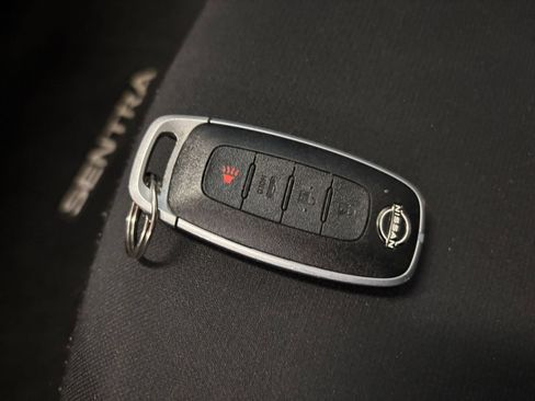 Used 2025 Nissan Sentra SV FWD image 18