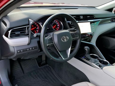 Used 2020 Toyota Camry XSE FWD image 15