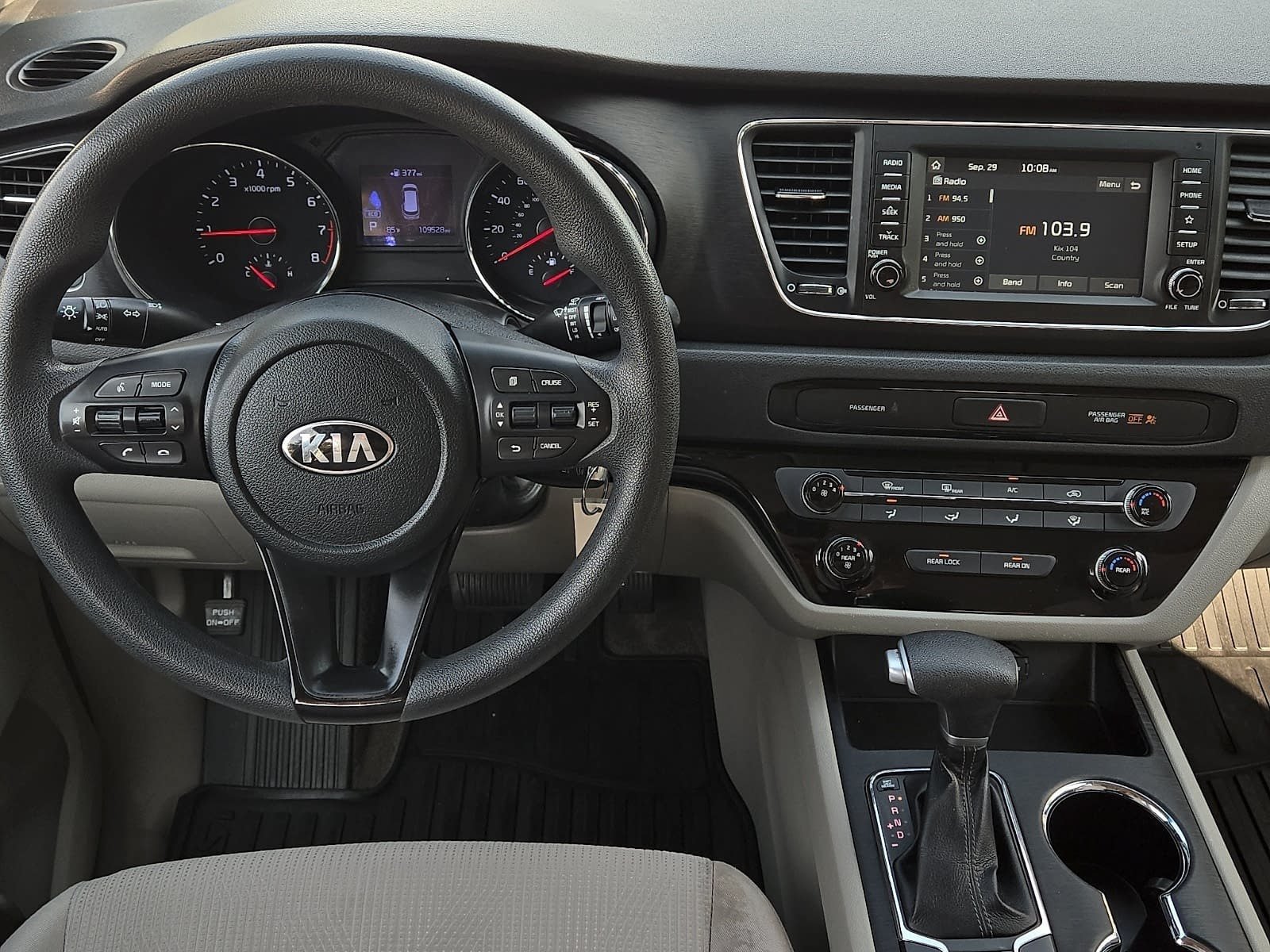 Used 2020 Kia Sedona LX FWD image 12