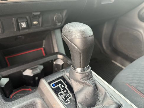 Used 2020 Toyota Tacoma SR5 image 20