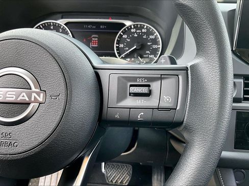 Used 2025 Nissan Pathfinder S AWD/4WD image 12