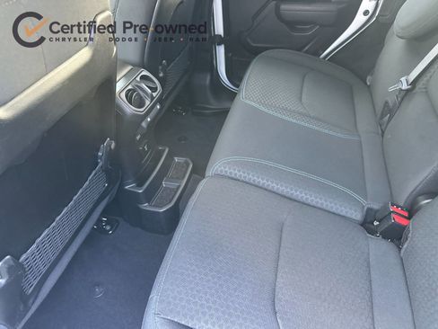 Certified 2025 Jeep Wrangler Unlimited Rubicon 4xe w/ Convenience Group AWD/4WD image 13