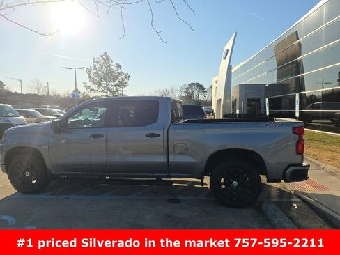 Used 2025 Chevrolet Silverado 1500 Custom image 9