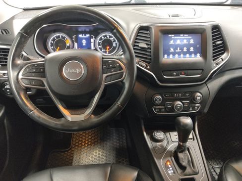 Used 2020 Jeep Cherokee Latitude Plus w/ Cold Weather Group AWD/4WD image 22