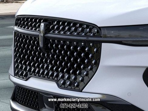 New 2026 Lincoln Nautilus Premier AWD/4WD image 17