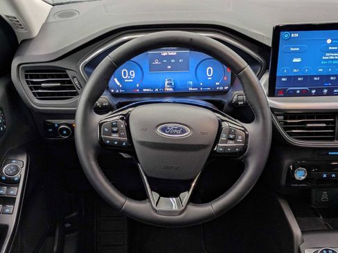 Used 2025 Ford Escape Platinum image 23