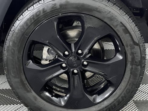 Used 2018 Jeep Compass Latitude w/ Popular Equipment Group image 14