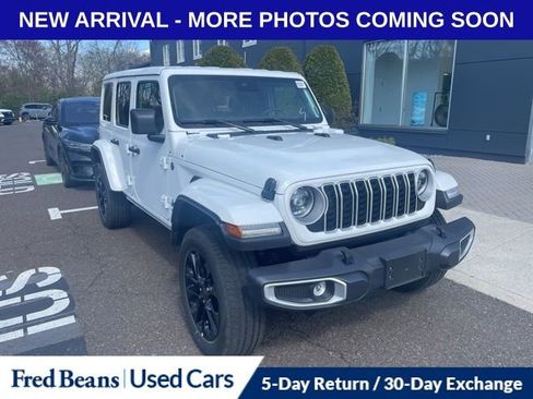 Used 2025 Jeep Wrangler Unlimited Sahara w/ Safety Group image 1