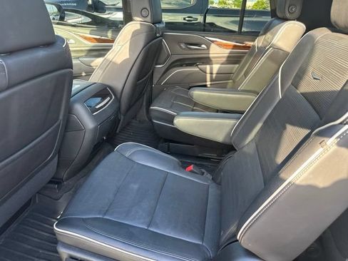 Used 2022 Cadillac Escalade Premium Luxury w/ Performance Package AWD/4WD image 4