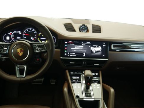 Certified 2023 Porsche Cayenne Turbo AWD/4WD image 29
