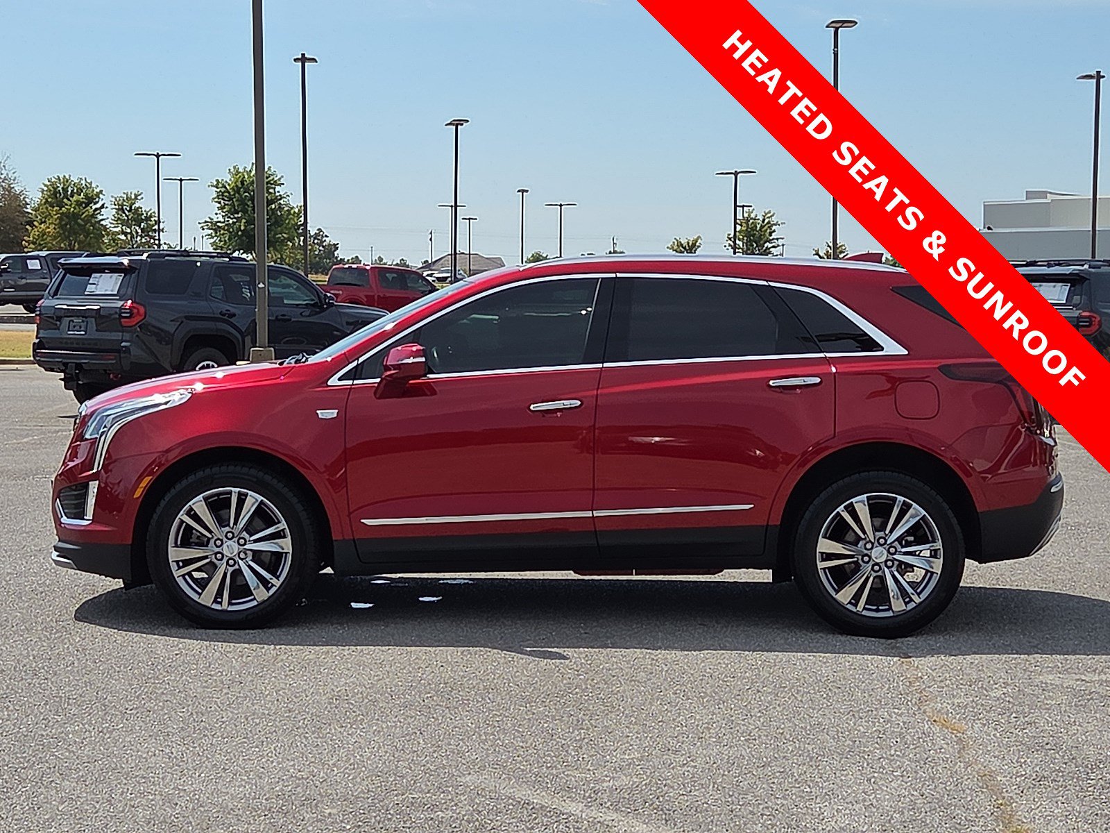 Used 2024 Cadillac XT5 Premium Luxury w/ Technology Package AWD/4WD image 3