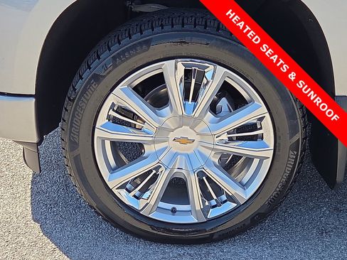 Used 2023 Chevrolet Silverado 1500 High Country w/ High Country Premium Package AWD/4WD image 7