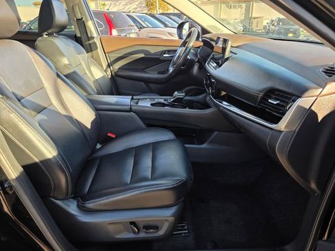 Used 2023 Nissan Rogue SL w/ SL Premium Package FWD image 10