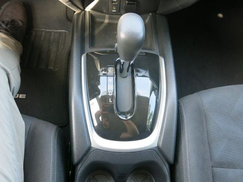 Used 2015 Nissan Rogue SV AWD/4WD image 29