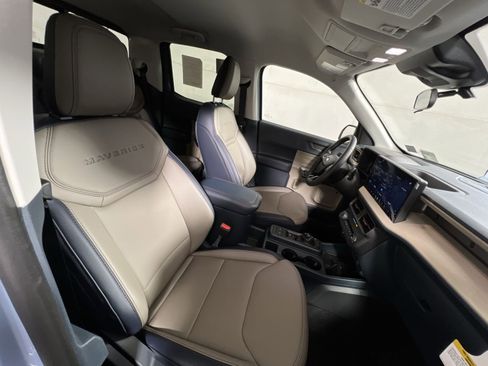 New 2025 Ford Maverick Lariat w/ 4K Tow Package image 25