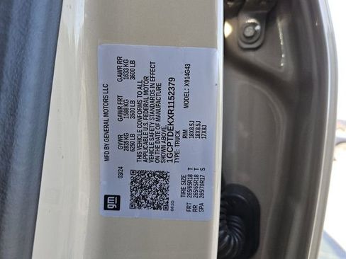 Used 2024 Chevrolet Colorado Z71 w/ Z71 Convenience Package 2 image 7