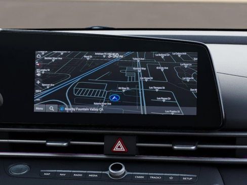 New 2025 Hyundai Elantra SEL image 13