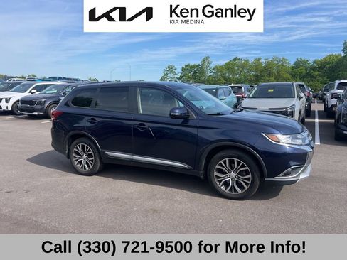 Used 2016 Mitsubishi Outlander SE AWD/4WD image 4