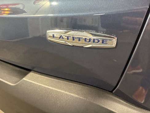 Used 2021 Jeep Renegade Latitude image 22