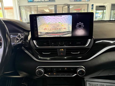 Used 2023 Nissan Altima 2.5 SR w/ SR Premium Package FWD image 16