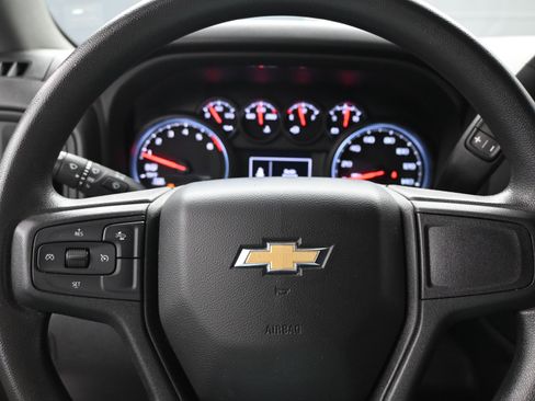 Used 2024 Chevrolet Silverado 1500 Custom image 18