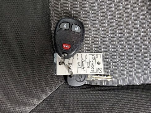 Used 2011 Chevrolet HHR LT FWD image 24