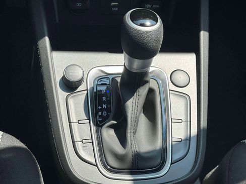 Used 2022 Hyundai Kona SE w/ Cargo Package image 8