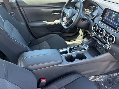 Used 2025 Nissan Sentra SV FWD image 15