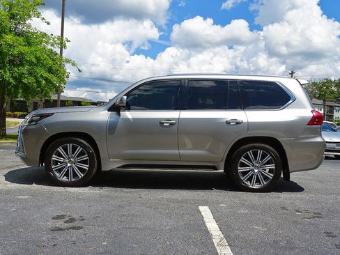 Used 2016 Lexus LX 570 4WD w/ Luxury Package image 8